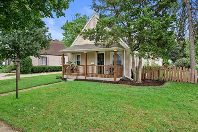153 W Roberta Ave, Waukesha, WI 53186 - Photo 23