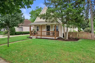 153 W Roberta Ave, Waukesha, WI 53186 - Photo 23