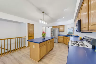 9260 S 44th St, Franklin, WI 53132 - Photo 9