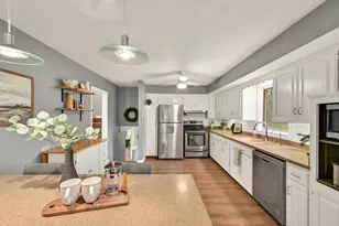 11938 N Ridgeway Ave, Mequon, WI 53097 - Photo 11
