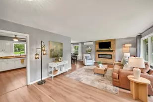11938 N Ridgeway Ave, Mequon, WI 53097 - Photo 5
