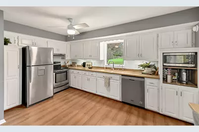 11938 N Ridgeway Ave, Mequon, WI 53097 - Photo 13