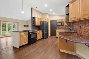 W5127 Hawkhunter Rd, Sugar Creek, WI 53121 - Photo 9
