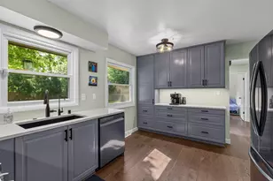 W128N8518 Revere Rd, Menomonee Falls, WI 53051 - Photo 7
