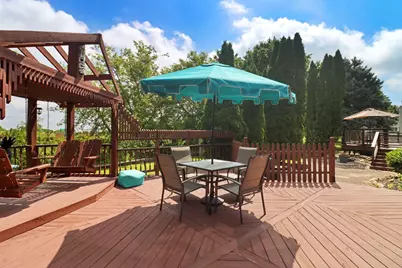 645 W Estate Ct, Elkhorn, WI 53121 - Photo 21