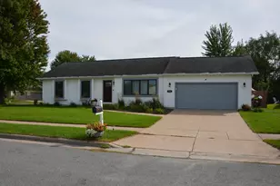 748 Elizabeth Lane, Onalaska, WI 54650 - Photo 1