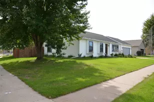 748 Elizabeth Lane, Onalaska, WI 54650 - Photo 3