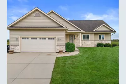1246 S Wilson Ave, Hartford, WI 53027 - Photo 1