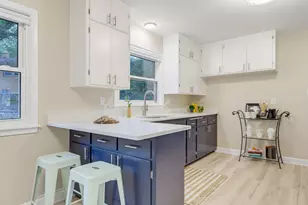 3285 N Knoll Blvd, Wauwatosa, WI 53222 - Photo 11