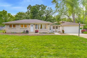 3285 N Knoll Blvd, Wauwatosa, WI 53222 - Photo 1