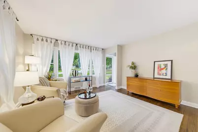 3285 N Knoll Blvd, Wauwatosa, WI 53222 - Photo 5
