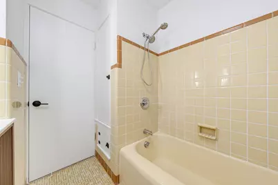 3285 N Knoll Blvd, Wauwatosa, WI 53222 - Photo 17