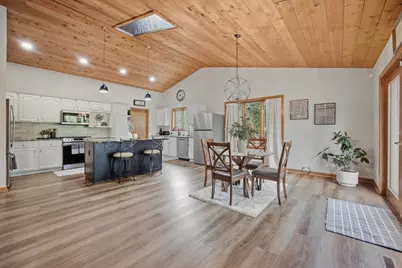 11506 W Janet Ct, Franklin, WI 53132 - Photo 9
