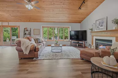 11506 W Janet Ct, Franklin, WI 53132 - Photo 11