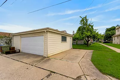 3579 S 14th St, Milwaukee, WI 53221 - Photo 15