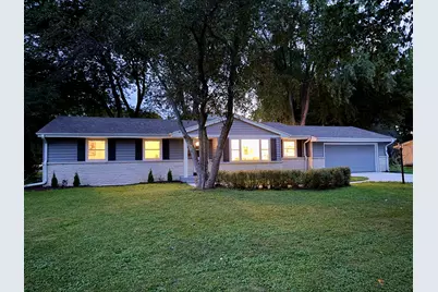 5565 S Monaco Pl, Hales Corners, WI 53130 - Photo 3