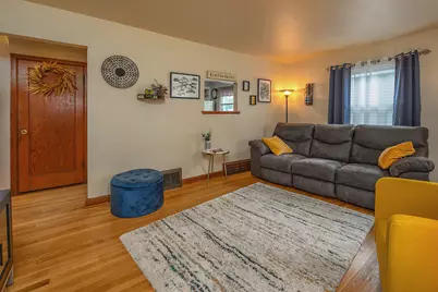 3132 S Burrell St, Milwaukee, WI 53207 - Photo 5