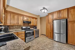 6023 Princeton Ln, Racine, WI 53402 - Photo 3