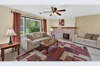6023  Princeton Ln, Racine, WI 53402 - Photo 5