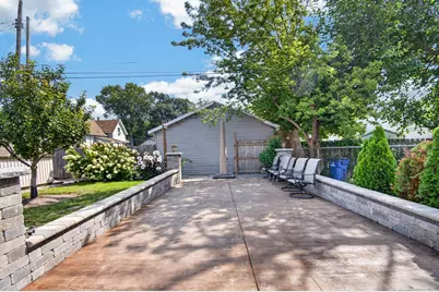 513 N Memorial Dr, Racine, WI 53404 - Photo 9