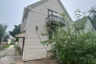 2222 W Finn Pl, Milwaukee, WI 53206 - Photo 25