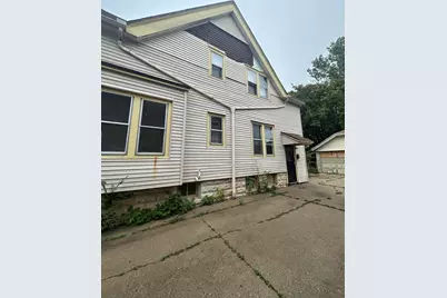 2222 W Finn Pl, Milwaukee, WI 53206 - Photo 23
