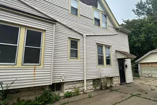 2222 W Finn Pl, Milwaukee, WI 53206 - Photo 23