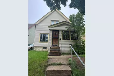 2222 W Finn Pl, Milwaukee, WI 53206 - Photo 1