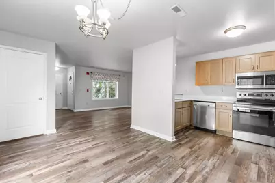 N80W12900  Fond Du Lac Ave #5, Menomonee Falls, WI 53051 - Photo 5