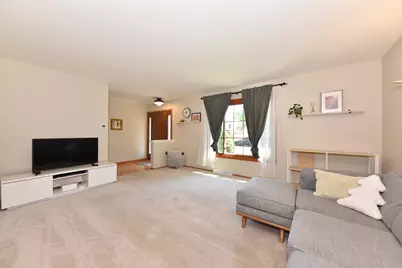 5405 N Shasta Dr, Glendale, WI 53209 - Photo 3
