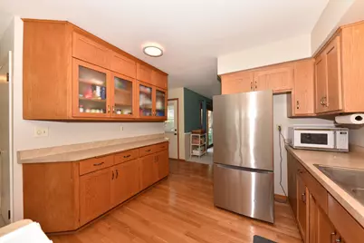 5405 N Shasta Dr, Glendale, WI 53209 - Photo 7