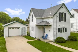 430 Cedar St, Hartford, WI 53027 - Photo 1