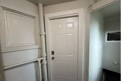 3935A N 13th St #Upper, Milwaukee, WI 53206 - Photo 5