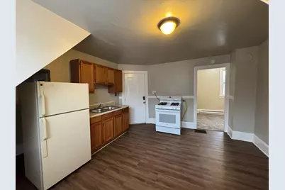 3935A N 13th St #Upper, Milwaukee, WI 53206 - Photo 7