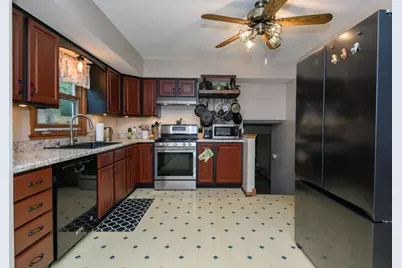 W276N1606  Spring Creek Dr, Pewaukee, WI 53072 - Photo 17