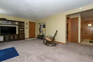 W276N1606 Spring Creek Dr, Pewaukee, WI 53072 - Photo 33