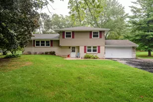 W276N1606 Spring Creek Dr, Pewaukee, WI 53072 - Photo 1