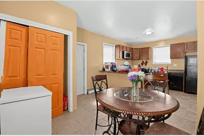 2013  Charles St, Racine, WI 53402 - Photo 7