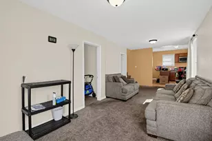 2013 Charles St, Racine, WI 53402 - Photo 5