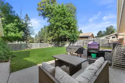 2104  Garland Ave, Waukesha, WI 53188 - Photo 29