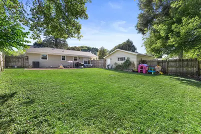 2104  Garland Ave, Waukesha, WI 53188 - Photo 31
