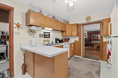 2515  Dombrowski Blvd, Racine, WI 53405 - Photo 9