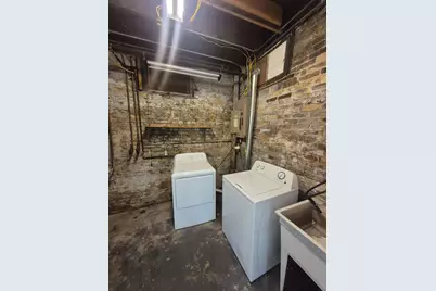 2028 W Michigan St, Milwaukee, WI 53233 - Photo 31