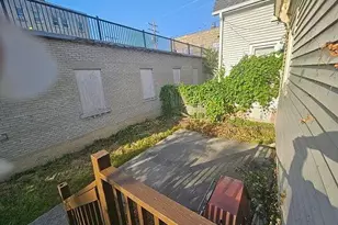2032 W Michigan St, Milwaukee, WI 53233 - Photo 13