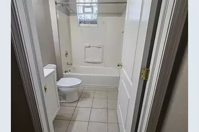 2032 W Michigan St, Milwaukee, WI 53233 - Photo 11