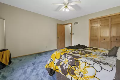 4932 S Imperial Cir, Greenfield, WI 53220 - Photo 17