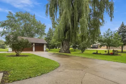 1407  Willow Rd, Racine, WI 53177 - Photo 7
