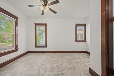 2134 S 84th St, West Allis, WI 53227 - Photo 9