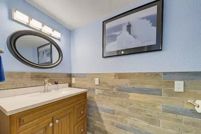149  Hickory Dr, Delafield, WI 53018 - Photo 19