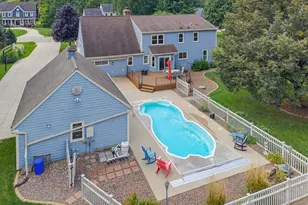149 Hickory Dr, Delafield, WI 53018 - Photo 1